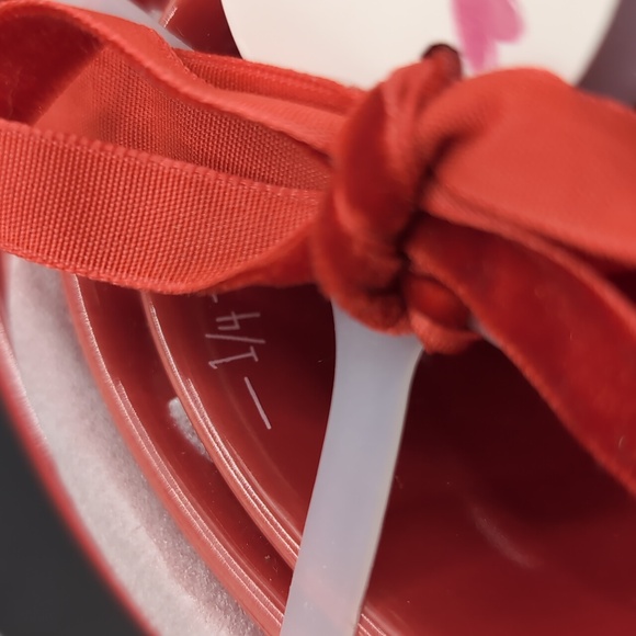 Rae Dunn XO Heart Measuring Cups - Picture 8 of 10